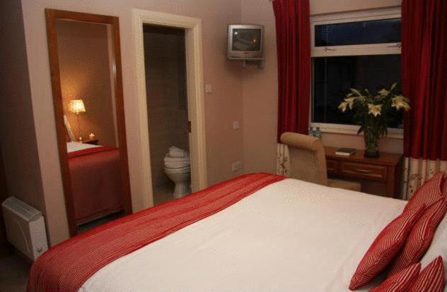 Lake Lodge Guesthouse คิลลาร์นีย์ ภายนอก รูปภาพ